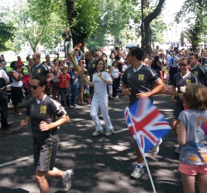 The Flame Relay passes Clapham Common